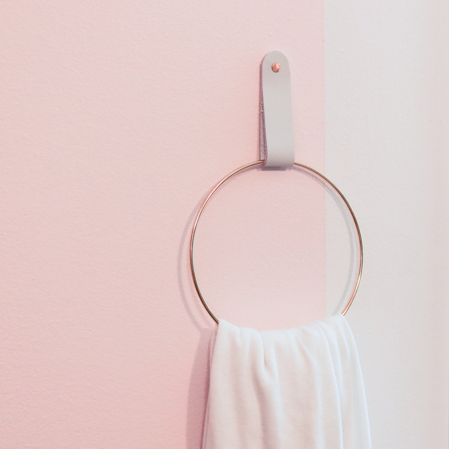 Egg white towel holder